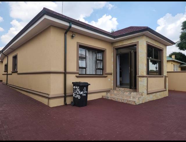 3 BEDROOM HOUSE FOR SALE IN KENSINGTON